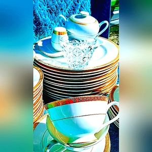 Antique Regency Fine China (1/4" gold encrusted band)